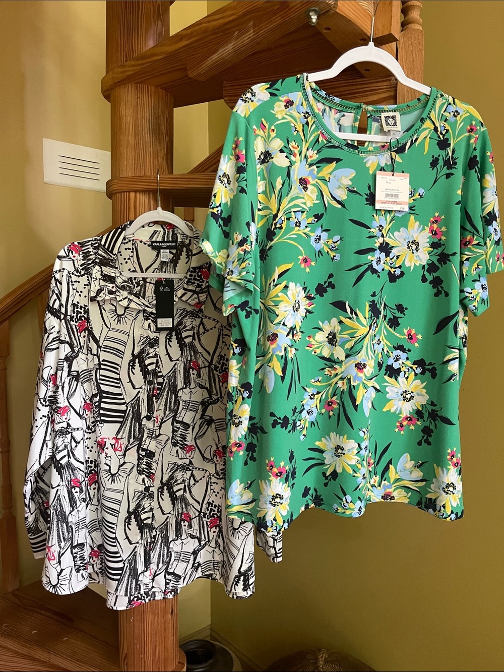 BUNDLE of 2/blouses